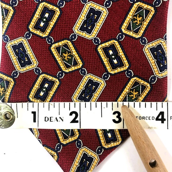 Tommy Hilfiger Silk Tie Lion Shield Chain Red Blue Yellow Necktie USA VTG 1990s - Picture 6 of 9